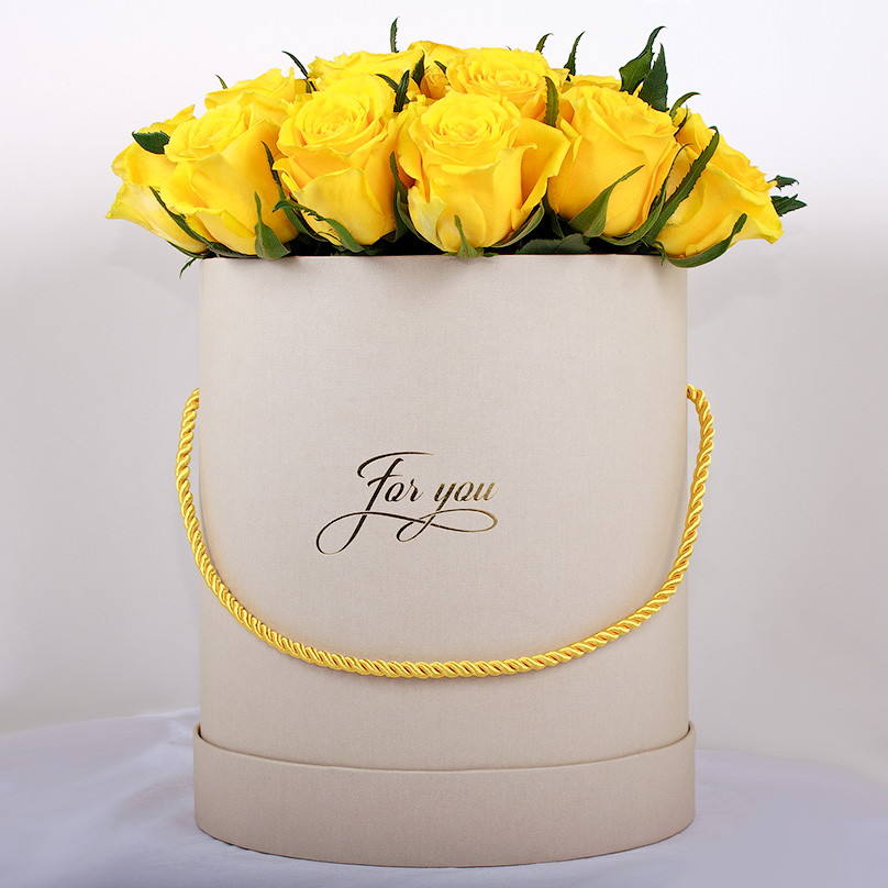 Фото Желтая роза Премиум из Кении в коробке