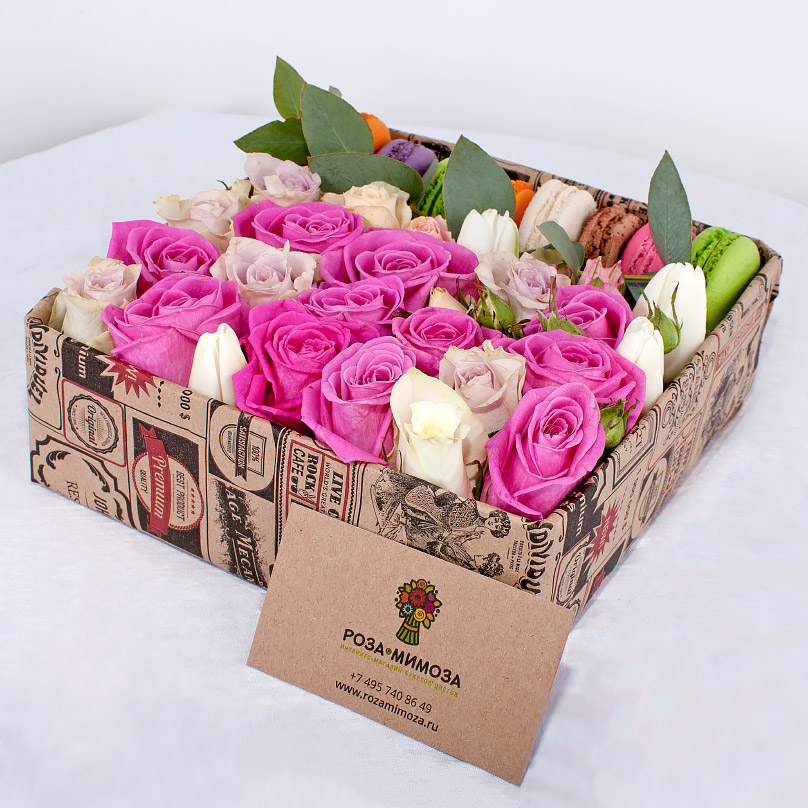 Фото Пирожные макаронс с розами