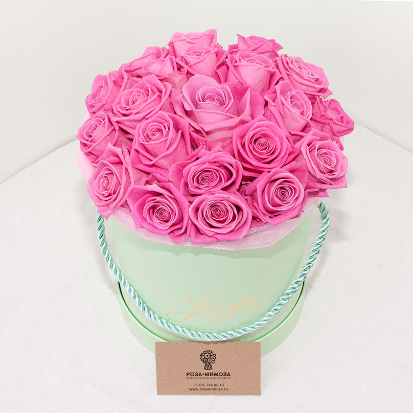Фото Розовые розы Аква в зеленой коробке